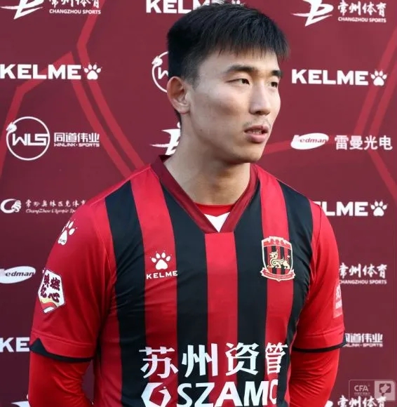 2017年,李浩文首次租借加盟苏州东吴足球俱乐部,为球队出场23次,攻入6