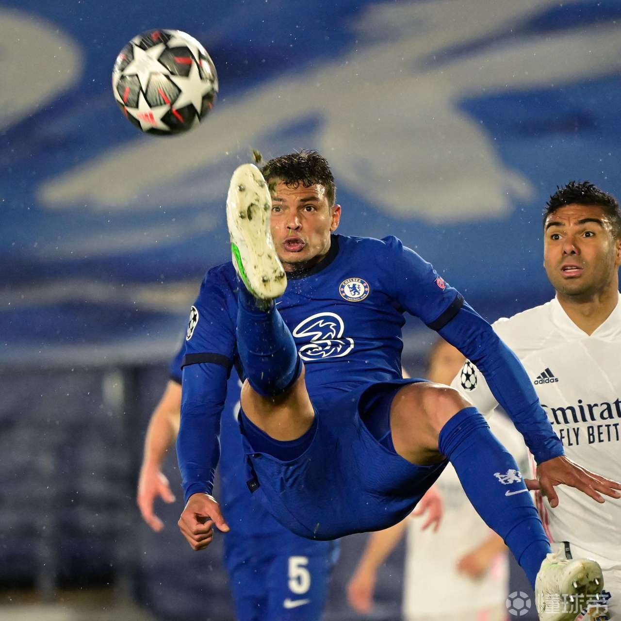 蒂亚戈·席尔瓦是十年来在欧冠半决赛中年龄最大的外.