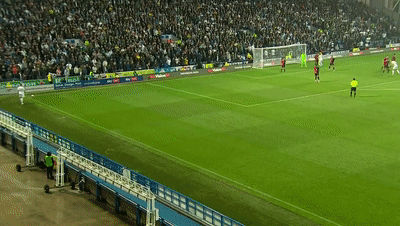 哈里森冲入禁区将球回传给斯特鲁伊克,后者低射破门得分.