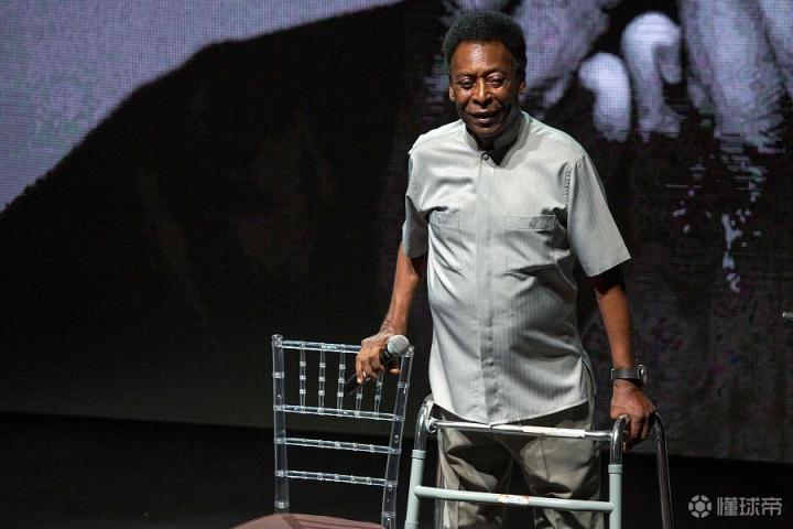 此前球王贝利住院一事闹得沸沸扬扬,在他的发言人出面澄清后,贝利本人