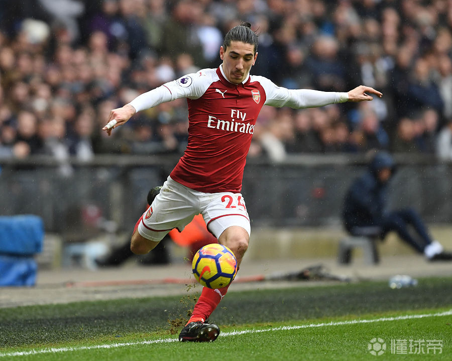 近日阿森纳后卫贝莱林接受媒体采访,他表示球队仍有信念进入联赛前四.