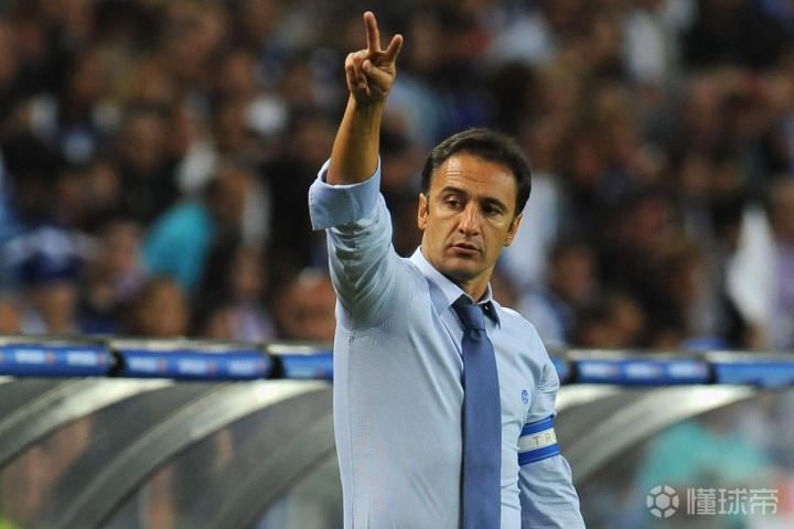 新任主帅:维托尔-佩雷拉