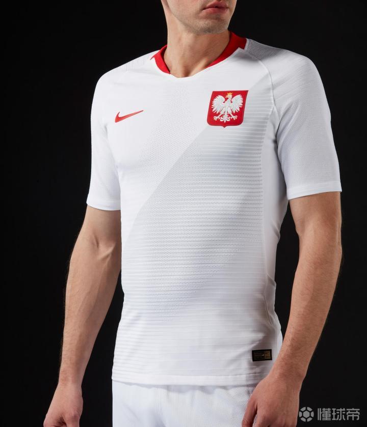 白鹰翱翔,波兰世界杯主客场球衣发布|波兰|莱万多夫斯基|懂球帝