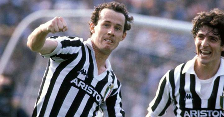 利亚姆-布拉迪与利亚姆米勒:两代爱尔兰足球人