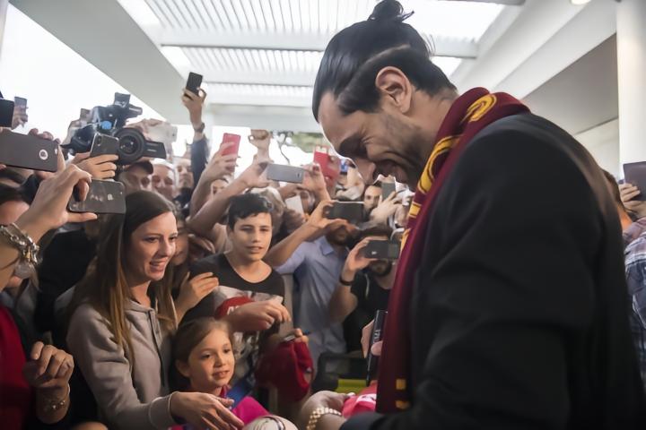 官方:帕斯托雷抵达罗马城