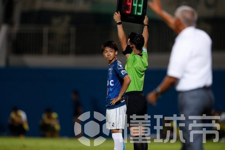 两代人 三浦知良本场的锋线搭档和他差了35岁 横滨fc 三浦知良 齐藤光毅 懂球帝