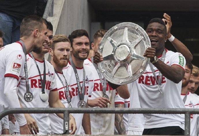 多图流:科隆主场捧杯,夺得2018/19赛季德乙冠军