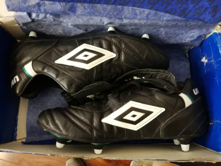 球鞋,茵宝慷慨赞助意外签约英超最伟大射手|英格兰|古利特|阿兰-希勒