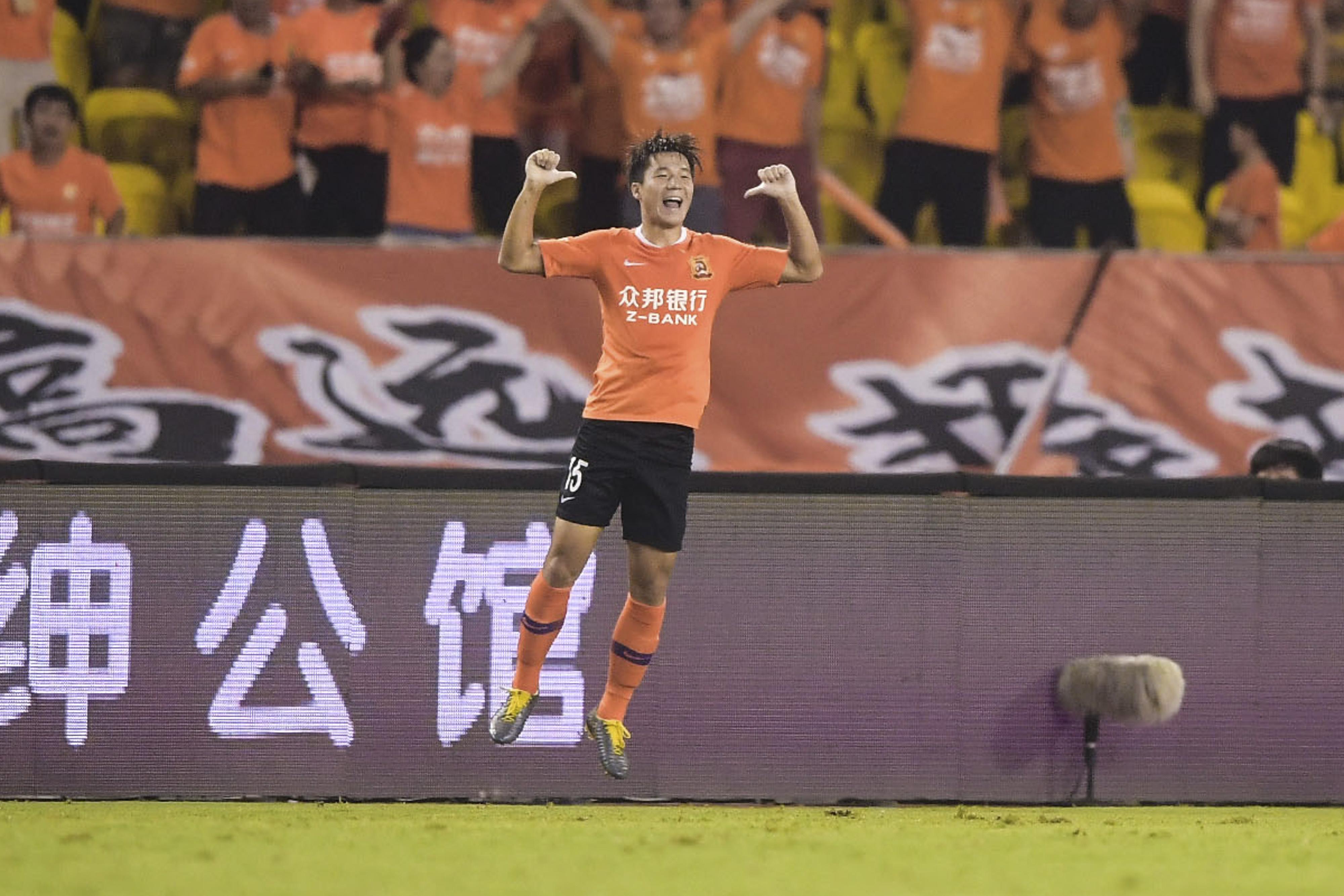 战报丨橙海沸腾明天传射武汉卓尔21战胜山东鲁能泰山