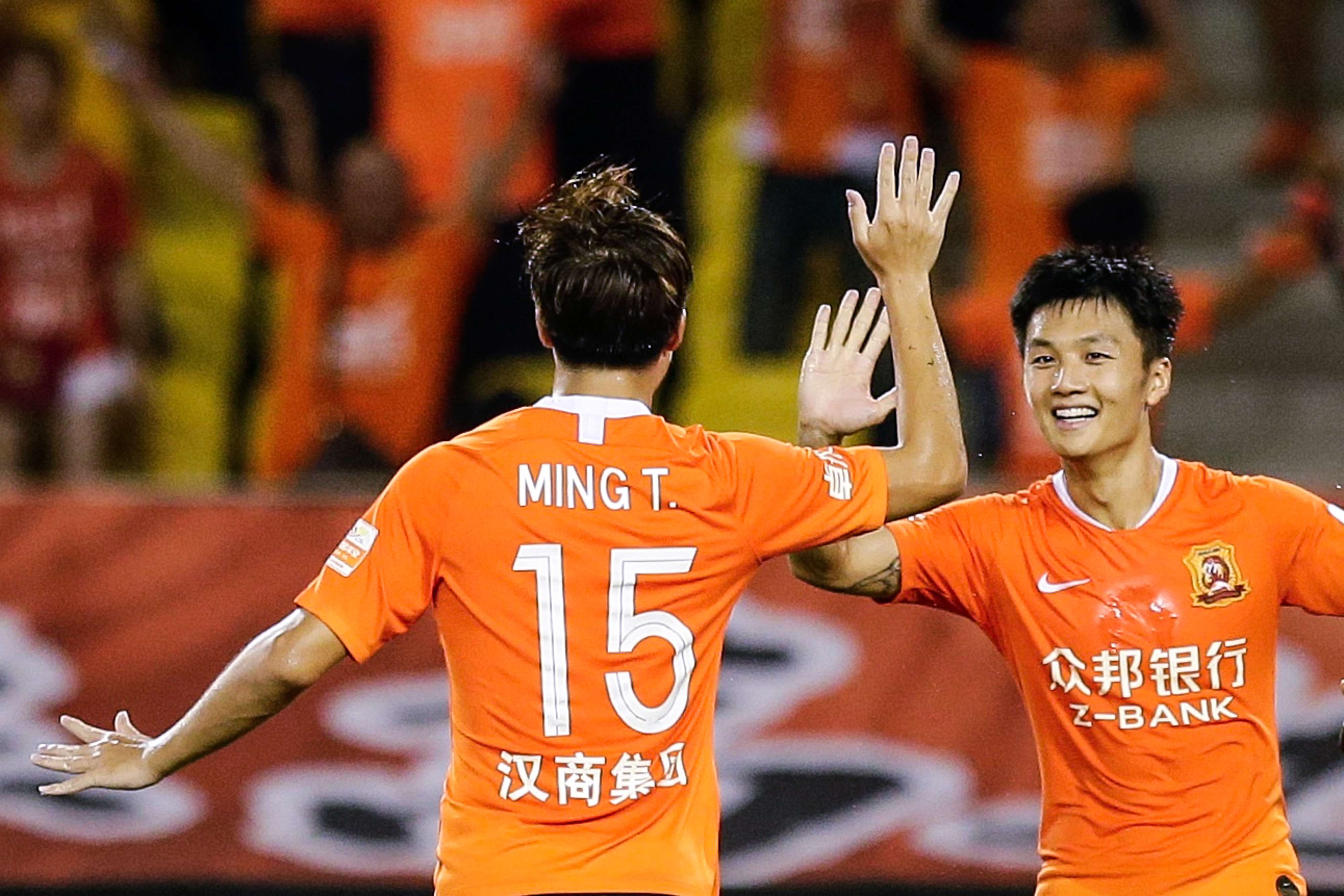 战报丨橙海沸腾明天传射武汉卓尔21战胜山东鲁能泰山