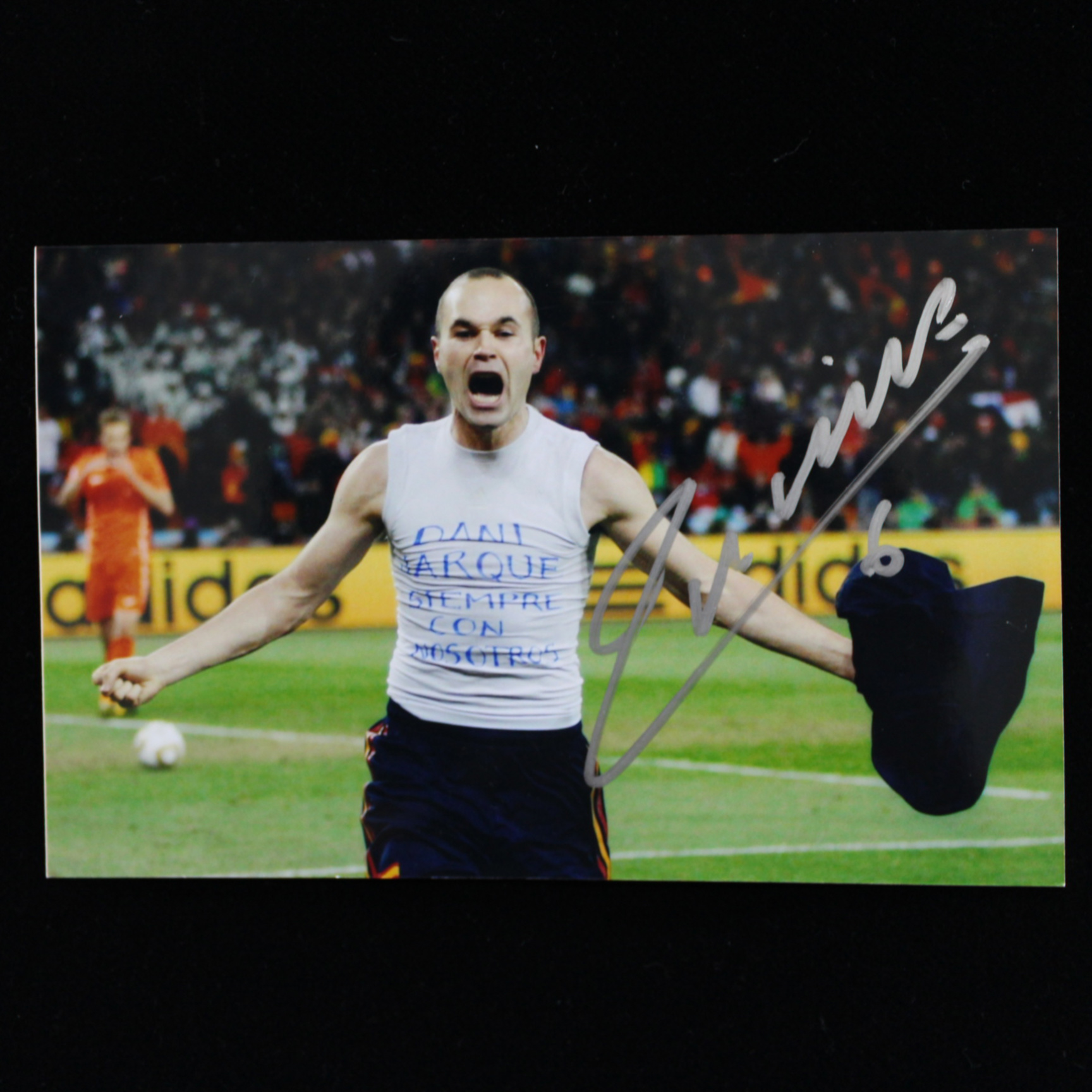 祝福伊涅斯塔赢签名照片