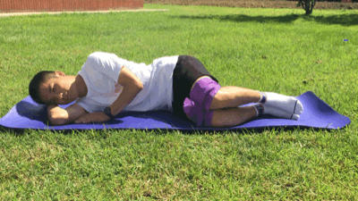 臀中肌的问题训练方式比较多,我们今天将为大家推荐的是蚌式开合与蟹