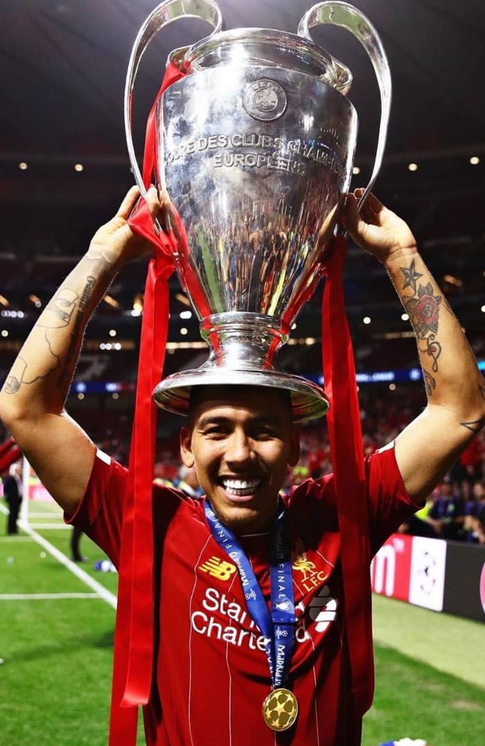 壁纸狂魔欧冠冠军成员菲尔米诺