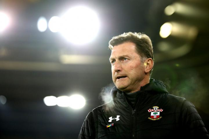 邮报:南安普顿不会解雇哈森许特尔,他得到了董事会的支持