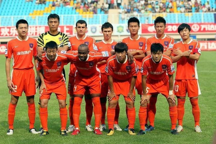 黄海今天一口气官宣了5名内援,有3人曾在青岛中能效力过