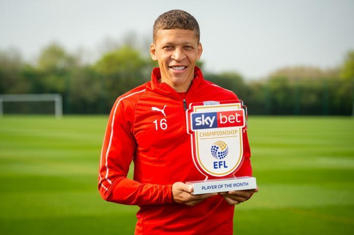 英格兰足球联赛官方宣布,西布朗维奇前锋盖尔当选了上个月英冠联赛的