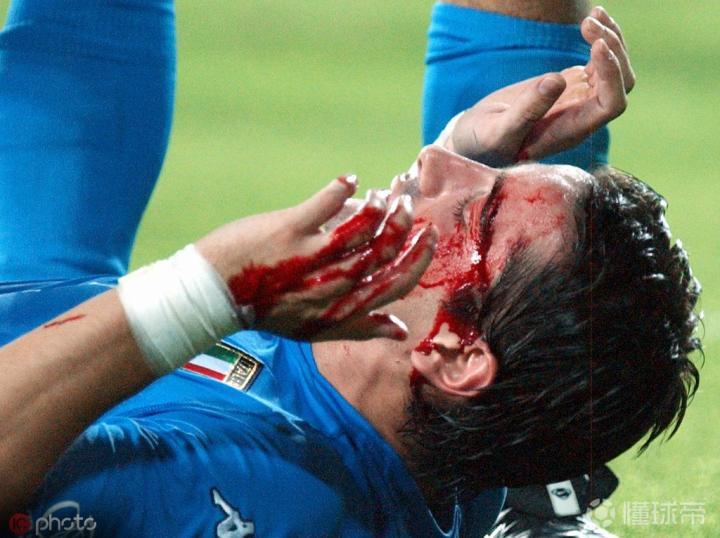 2002韩意主裁莫雷诺没什么道歉的我给自己的执法打8分