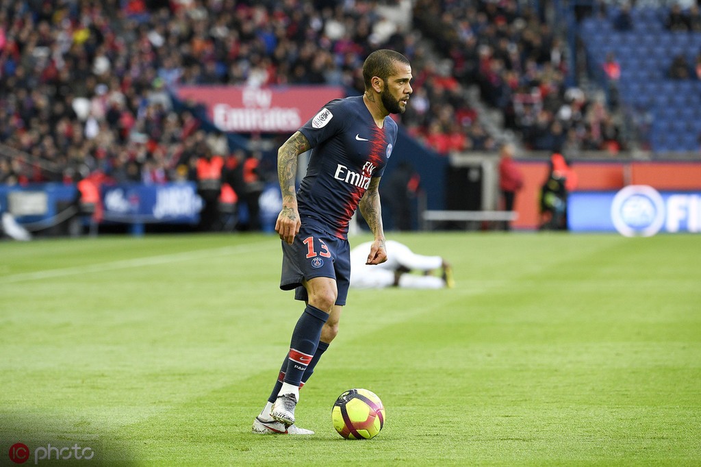 官方阿尔维斯宣布离开巴黎圣日耳曼