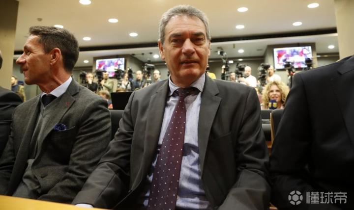 三,塞古拉(巴萨事务经理)