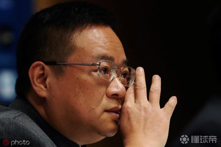 世体陈雁升已回到巴塞罗那将在主场观战欧联资格赛