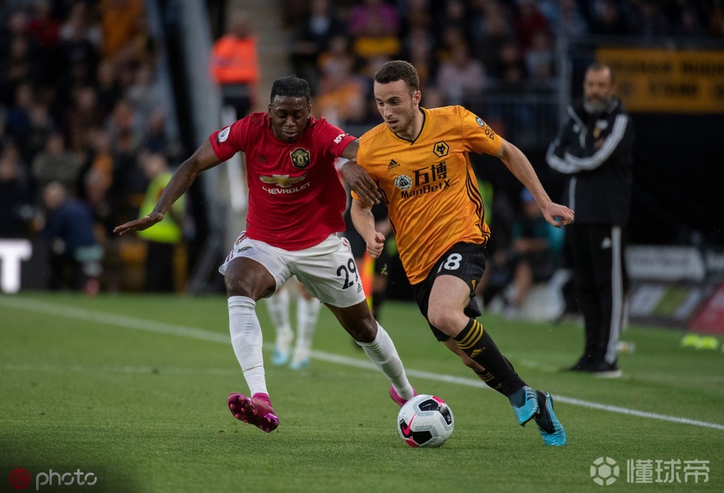 万比萨卡我爱铲球要把在曼联英超首秀中穿的球衣裱起来