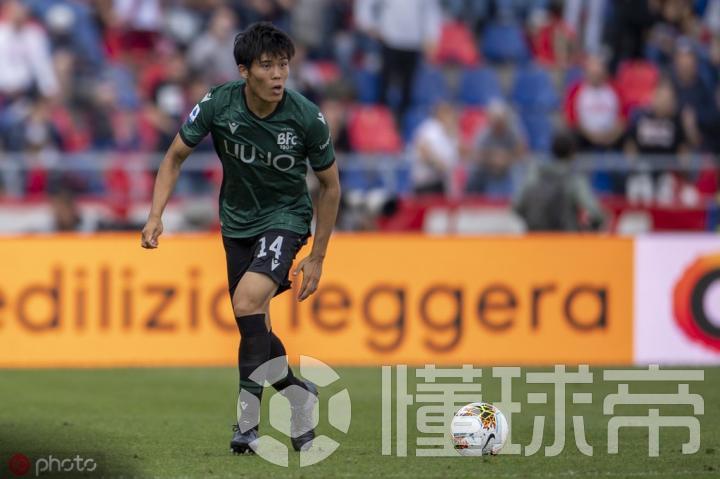 博洛尼亚后卫富安健洋 C罗是最强之一 我们会尽力阻止他 博洛尼亚 日本u23 加拉塔萨雷 尤文图斯 那不勒斯 长友佑都 C罗 库利巴利 米哈伊洛维奇 罗伯托 索里亚诺 富安健洋 懂球帝