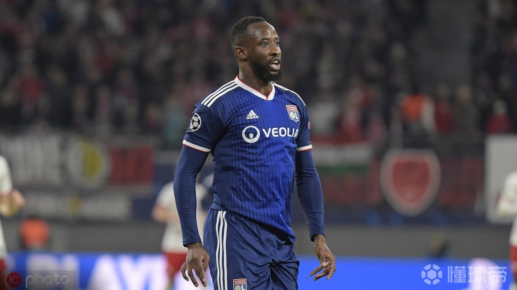 英媒里昂前锋登贝莱想回英格兰埃弗顿很想要他