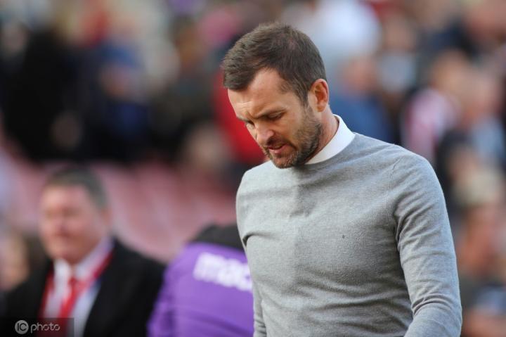 官方:斯托克城主帅内森-琼斯离任