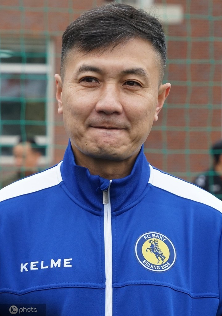 京少联赛今天开幕,赛事形象大使于大宝与前国脚徐阳到场助阵