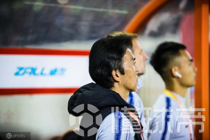 富力助教 球队不放弃比赛的韧劲值得褒奖 希望桂宏不断努力 广州富力 扎哈维 萨巴 桂宏 金波 懂球帝 富力助教 球队不放弃比赛的韧劲值得褒奖 希望桂宏不断努力 广州富力 扎哈维 萨巴 桂宏 金波 懂球帝