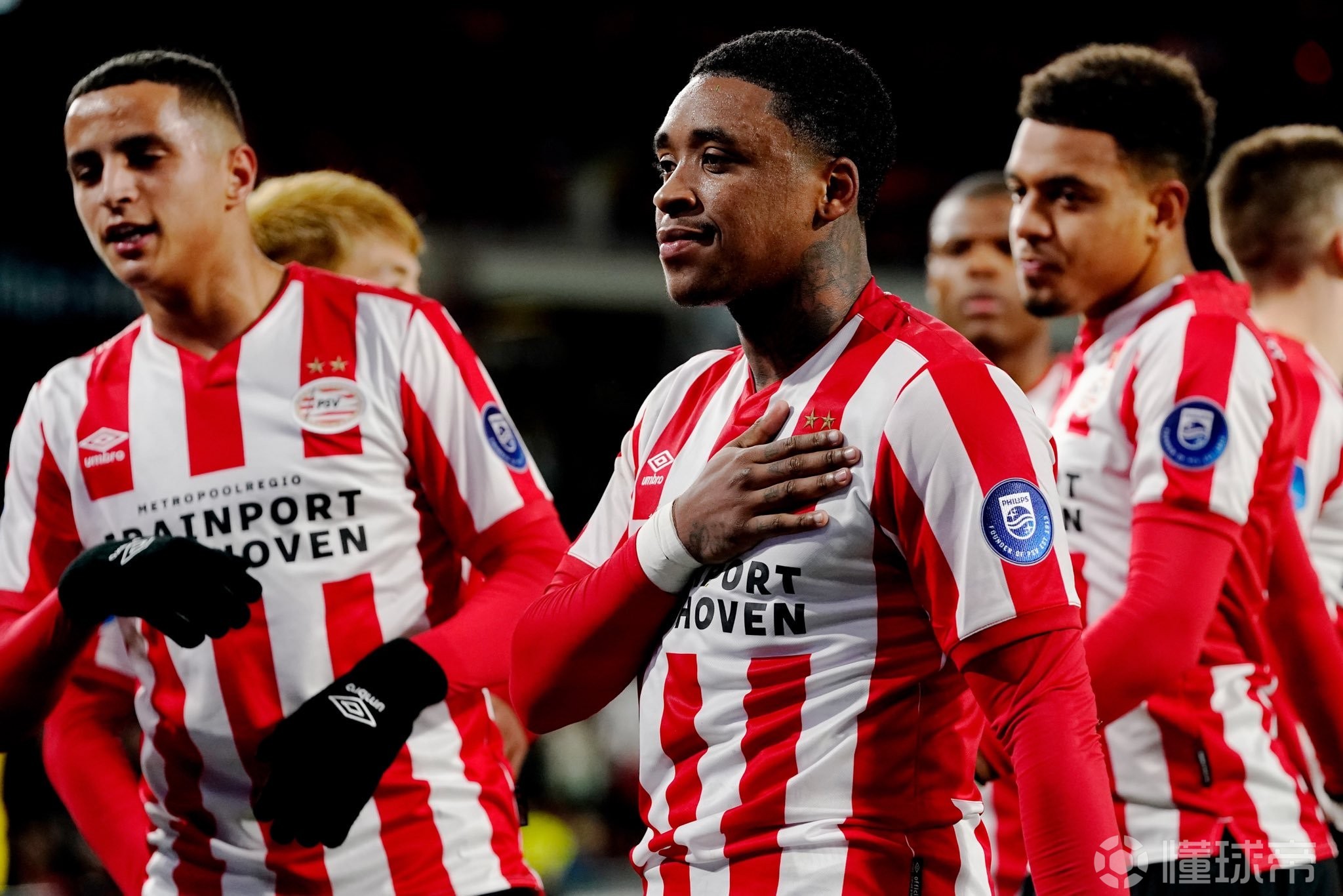 荷甲综述:阿贾克斯主场爆冷0-2威廉二世;埃因霍温5-0大胜