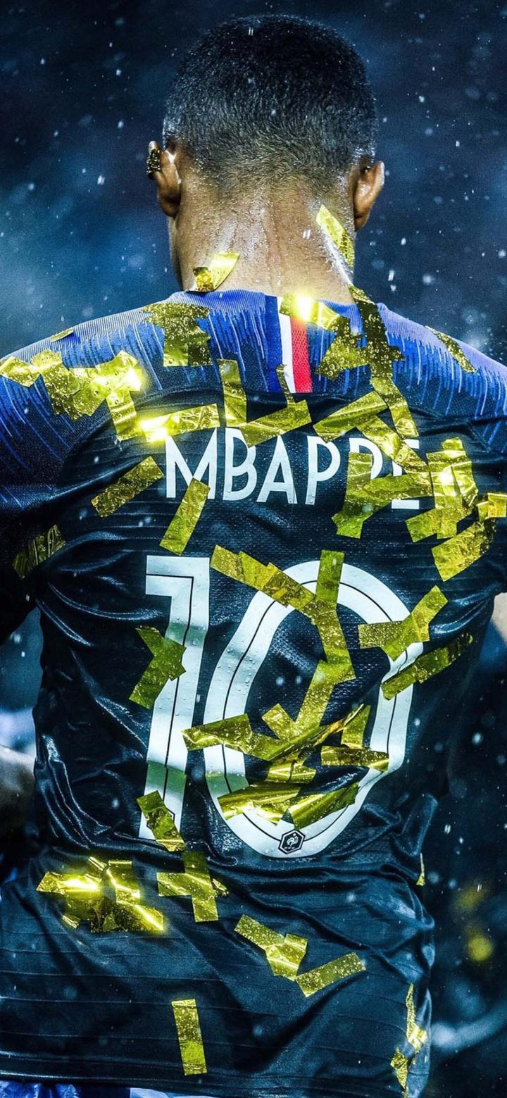 踢球侠壁纸:法甲巴黎圣日耳曼姆巴佩第三期