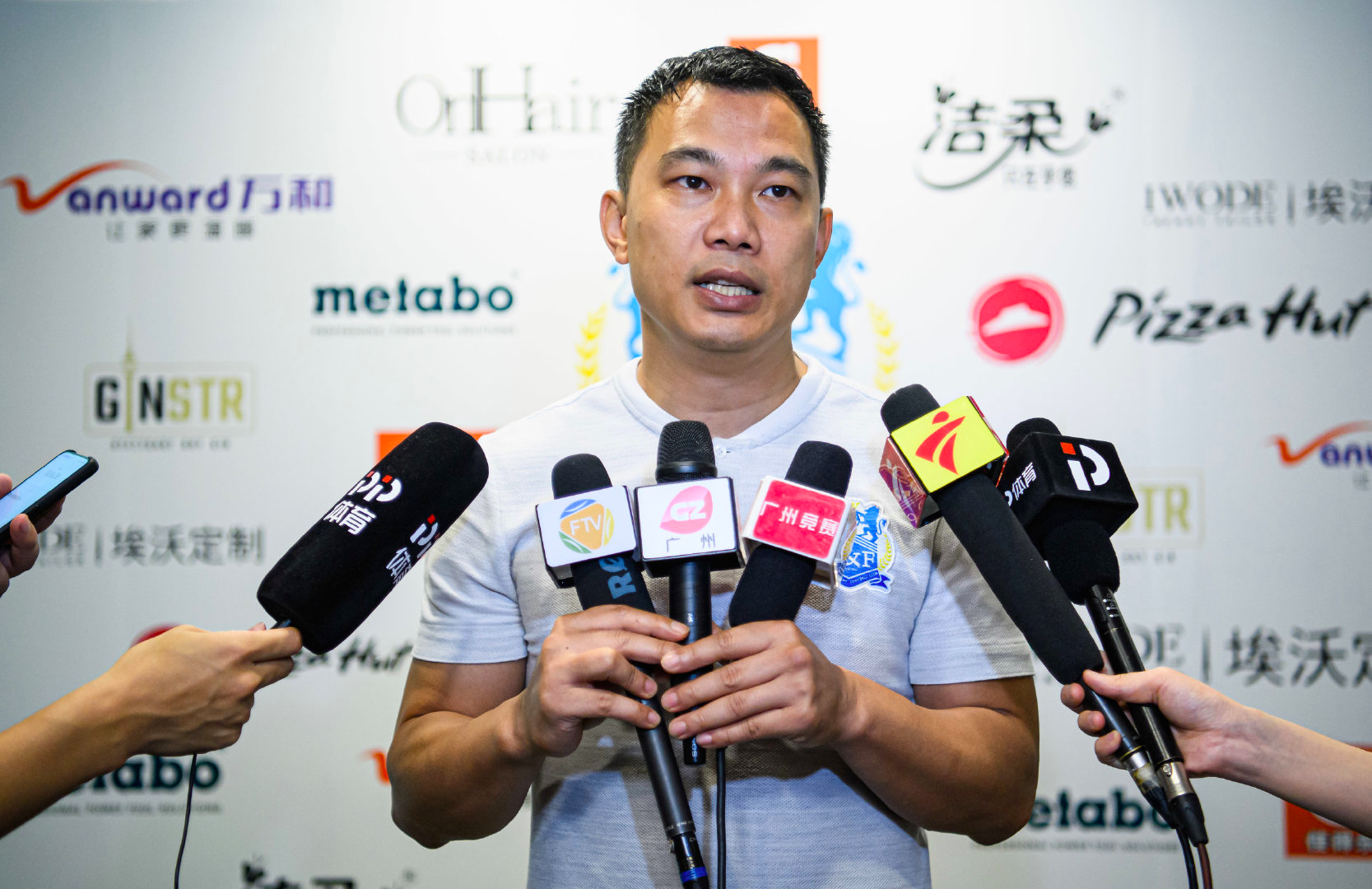 黄盛华分组是公平的力拼小组上半区