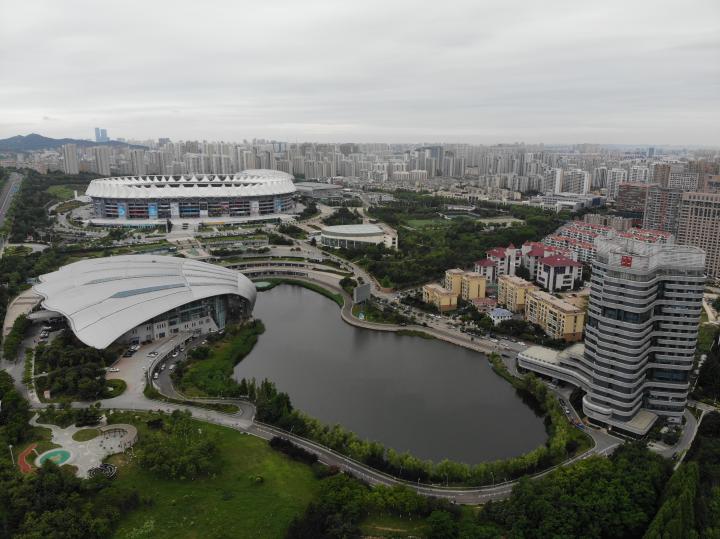 图集航拍承办cba复赛的青岛体育中心国信体育馆