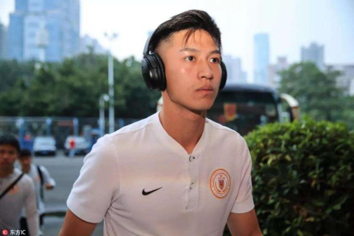 王楚:最近在看《乘风破浪的姐姐》,有专门留意的女艺人