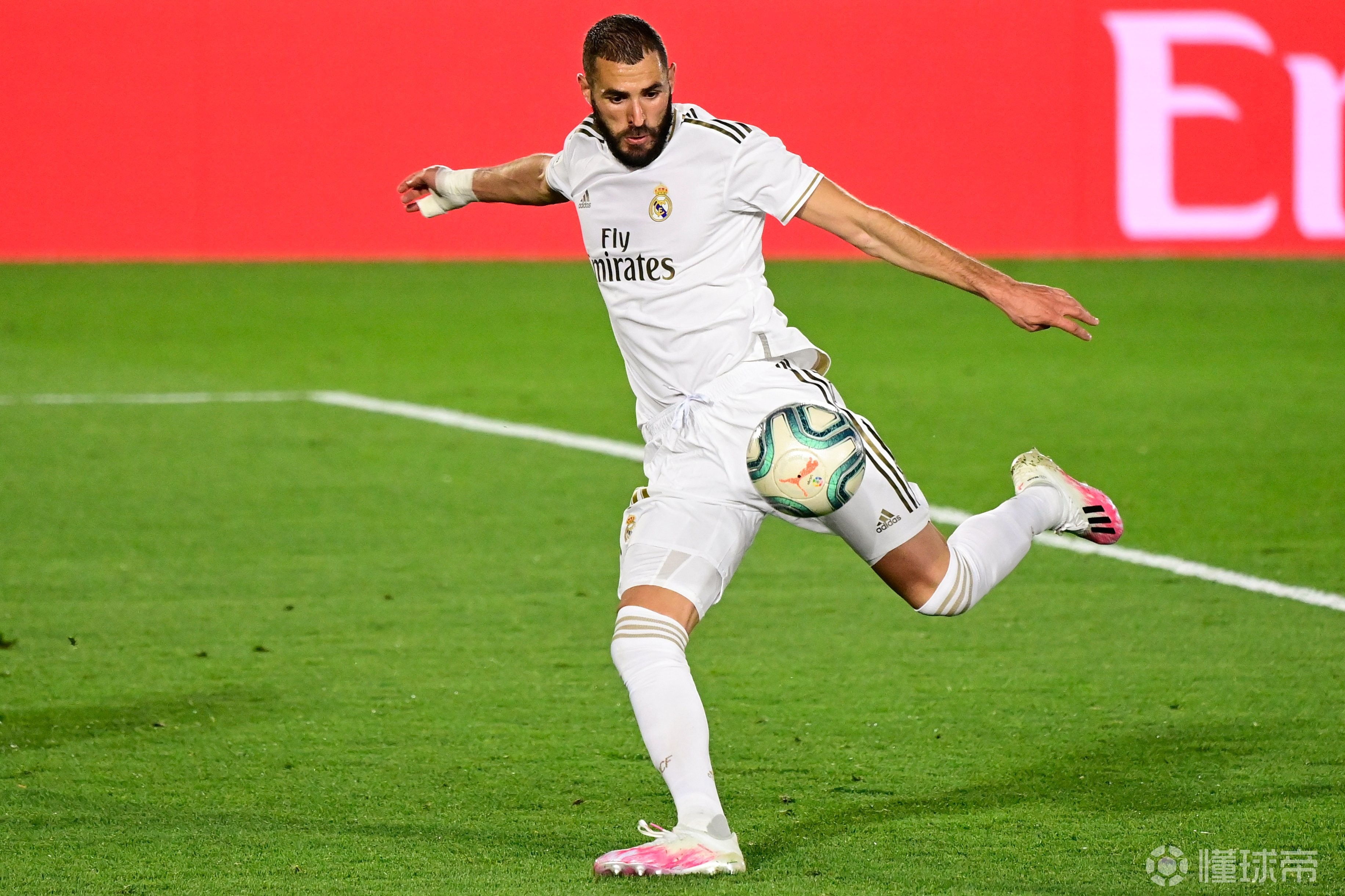 前经纪人本泽马希望重返里昂结束自己的职业生涯