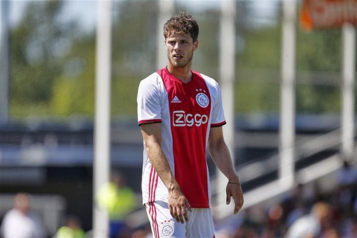 荷媒:特温特接近租借阿贾克斯后卫皮埃尔