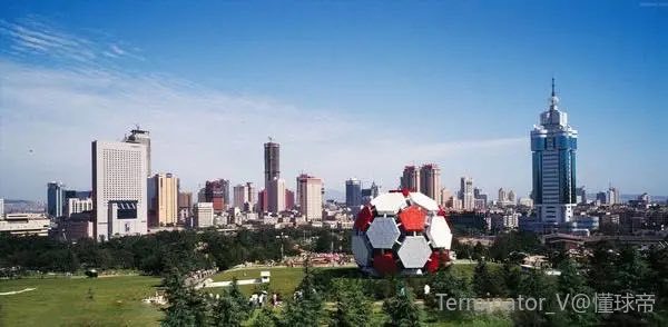 大连劳动公园的"大足球",是什么建筑?