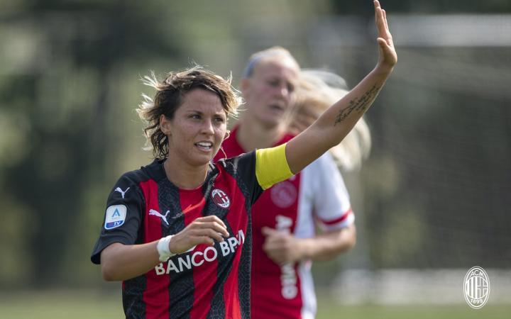 新球衣,新赞助,新开始,新气象娜塔莎上演精彩帽子...|ac米兰|ac米兰女