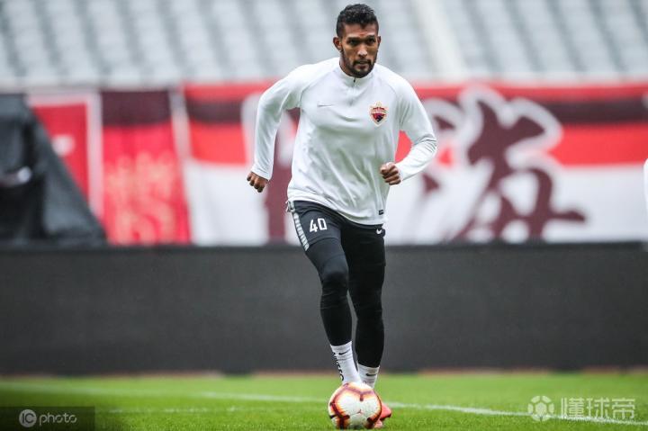 迭戈-索萨已办理来华签证,可能被其他队看上|本菲卡|深圳|迭戈-索萨