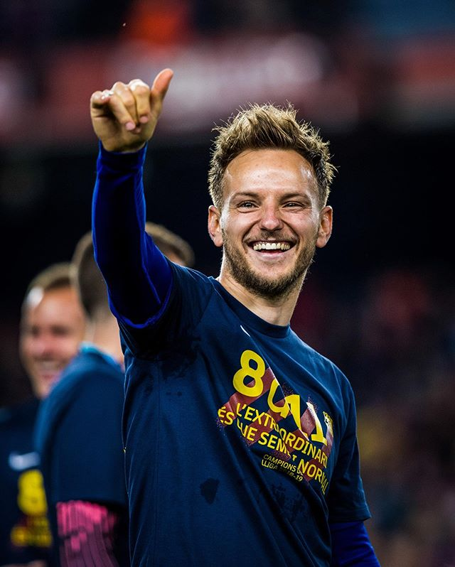 致敬六年13冠红蓝功勋,巴萨官方晒图感谢拉基蒂奇