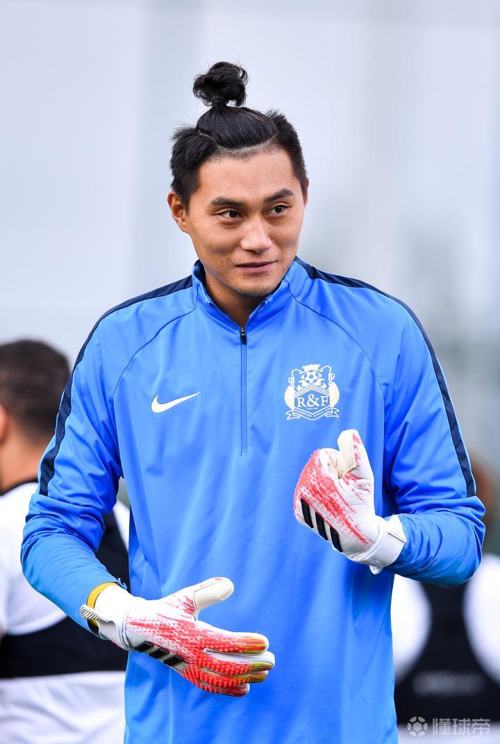 程月磊换新发型啦来一个词评价下