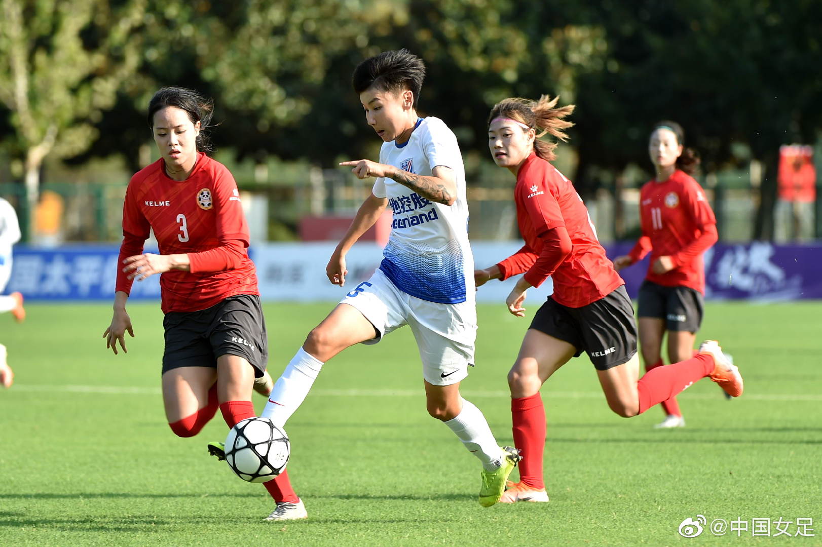 初登女甲赛场顽强战斗至最后申花女足04不敌川足