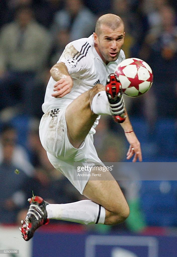 穿上黑球鞋就是齐达内那样的大师80后黑鞋爱好者都是劳模