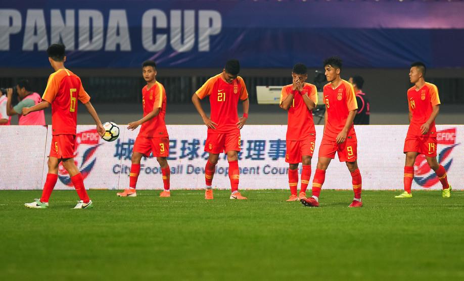 近日,中国u19主帅成耀东接受了国内媒体的采访.