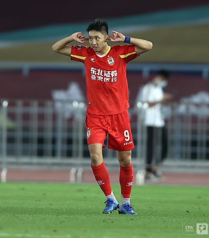 长春亚泰3比1逆转四川优必选 李光文百场里程碑收获世界波