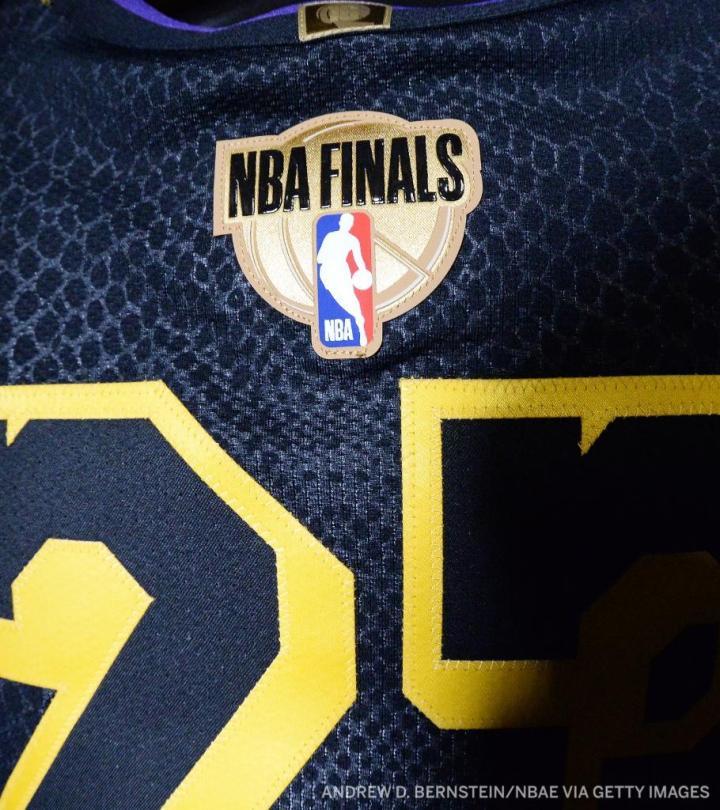 mamba forever!今日nba总决赛g2湖人身穿科比纪念球衣