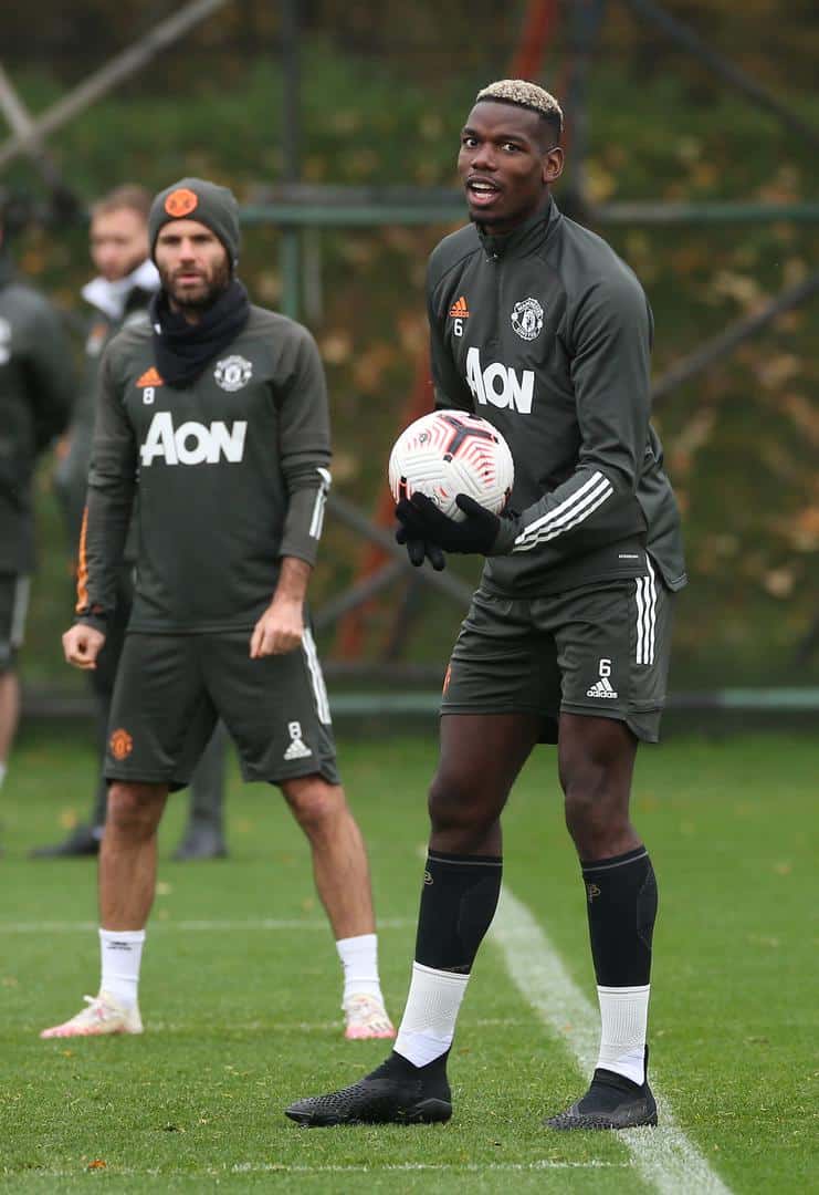 博格巴上脚新一代猎鹰测试小黑鞋