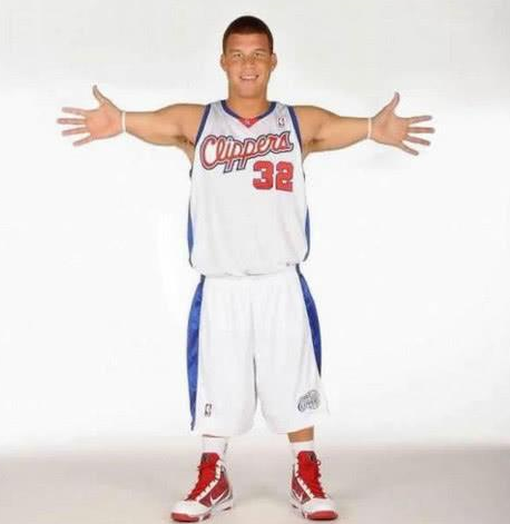 格里芬为何叫"短芬"?看了他跟同身高球星合影 你就懂