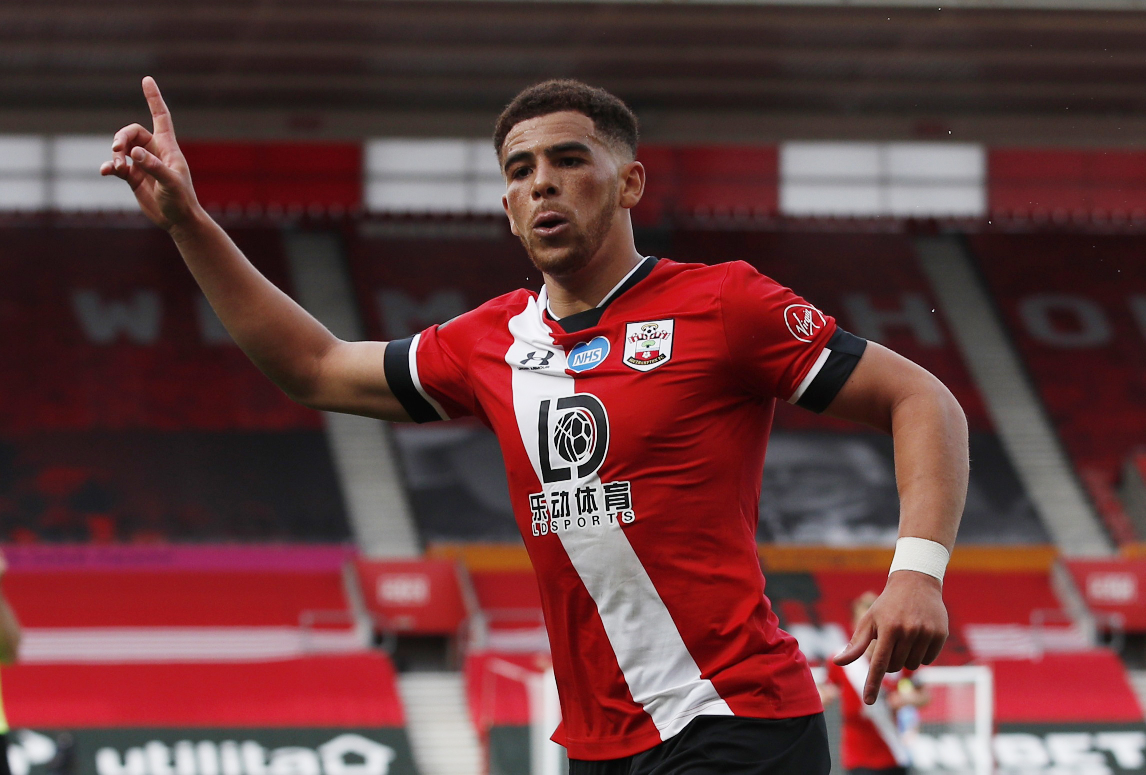 哈森许特尔切亚当斯进步神速他能为英格兰或苏格兰效力